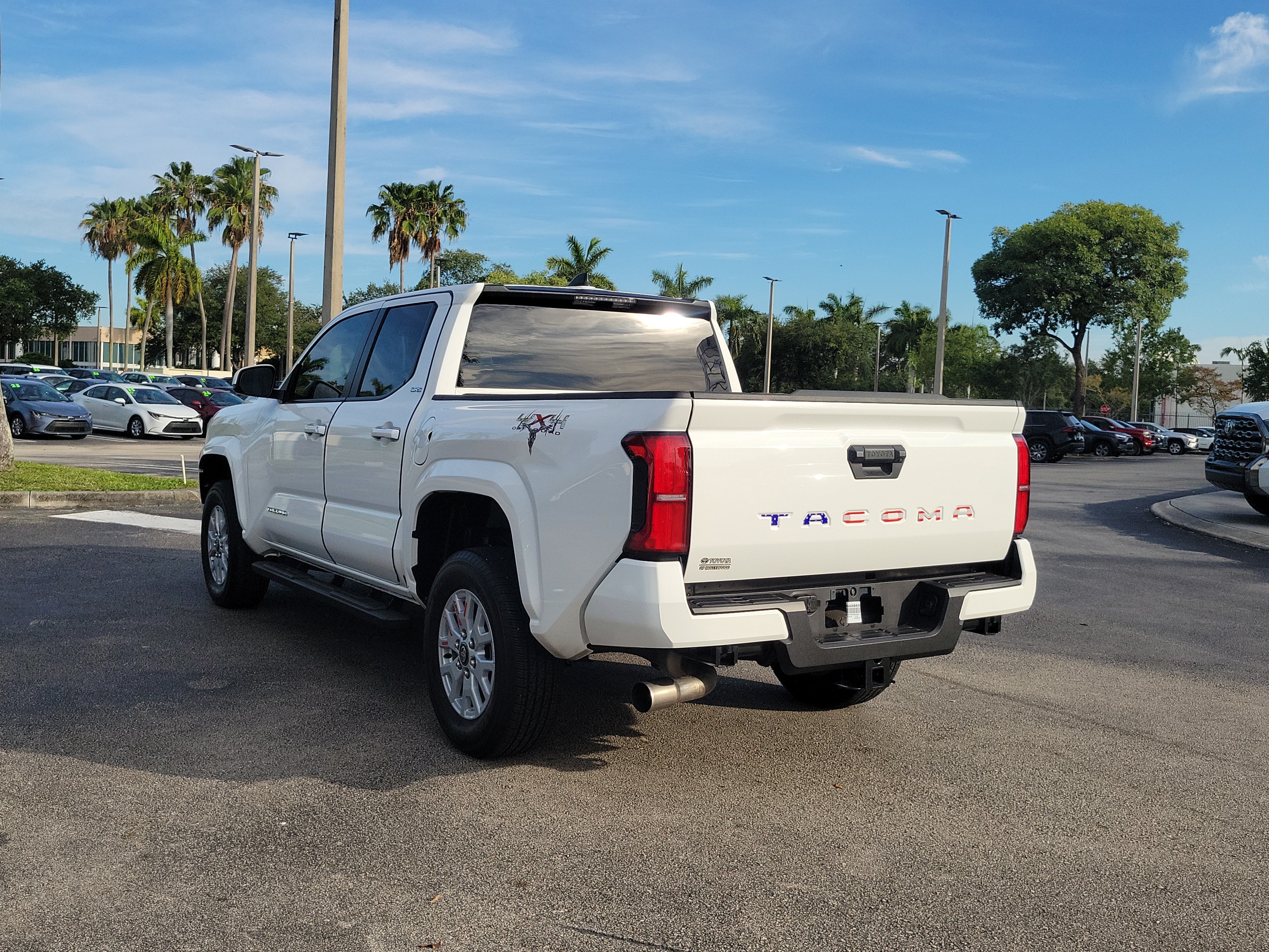 Used 2025 Ice Toyota SR5 image 6