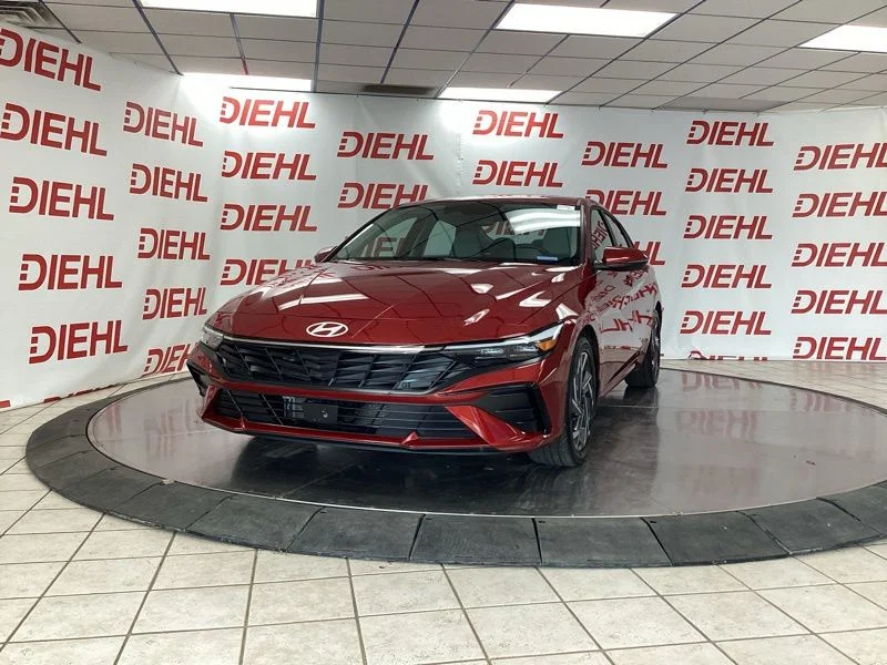 Used 2025 Red Hyundai Limited image 3