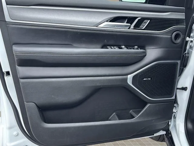 New 2026 White/off-white Jeep  image 17