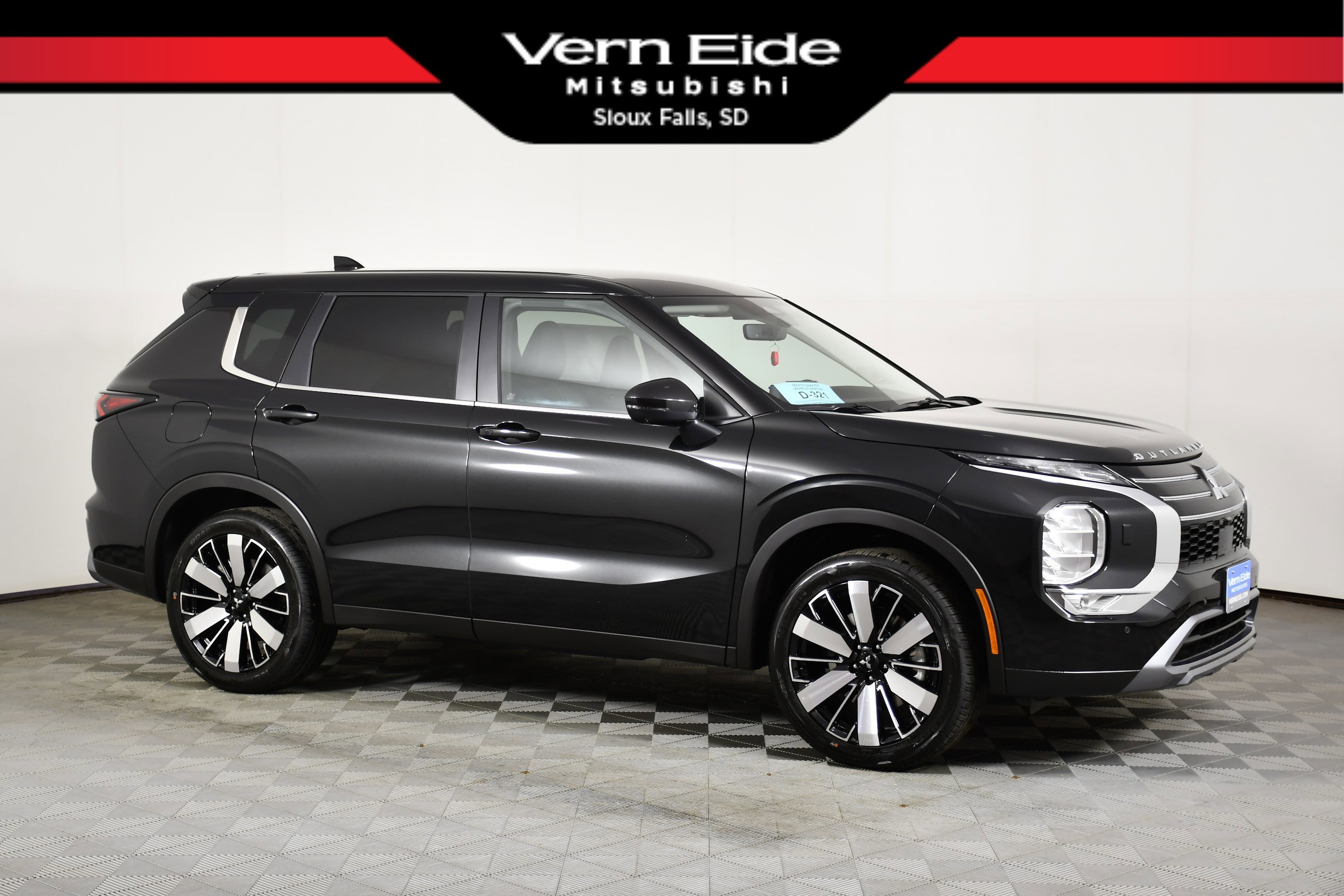 2026 Mitsubishi Outlander SE S-AWC's photo