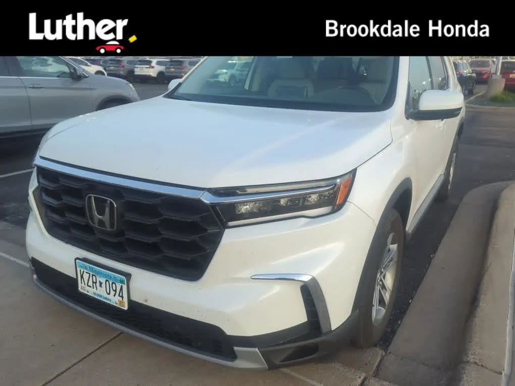 Used 2023 Platinum White Pearl Honda EX-L 8 Passenger image 1