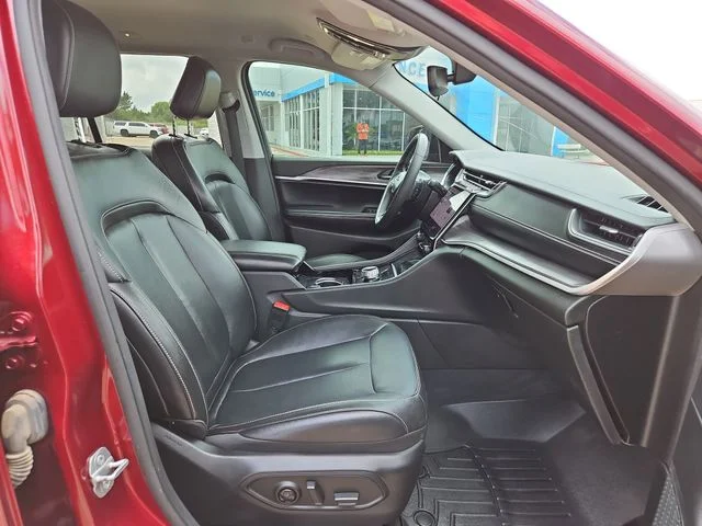 Used 2023 Red Jeep Limited image 16