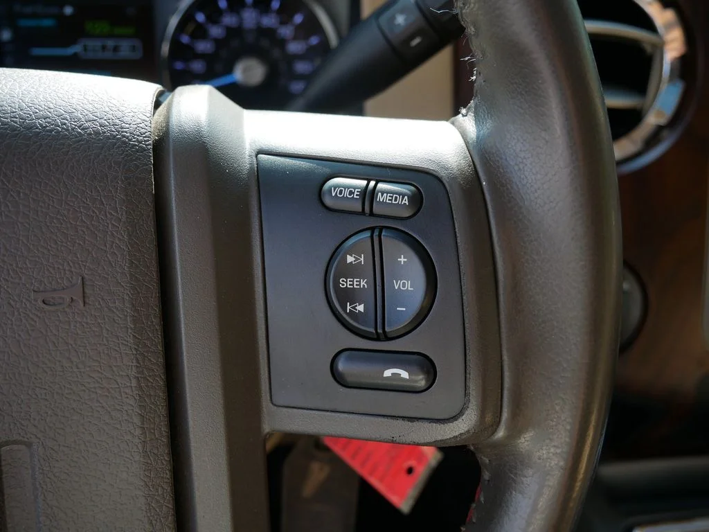 Used 2012 White Ford Lariat image 19