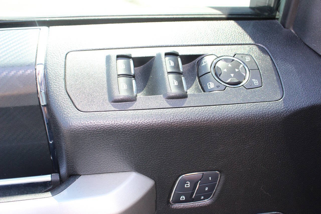Used 2018 Magnetic Ford Lariat 4x4 4dr SuperCrew 5.5 ft. SB image 11
