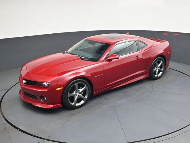 Used 2013 Red Chevrolet 2LT image 26