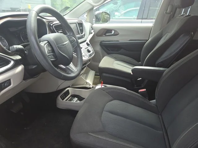 Used 2023 Black Chrysler LX image 7