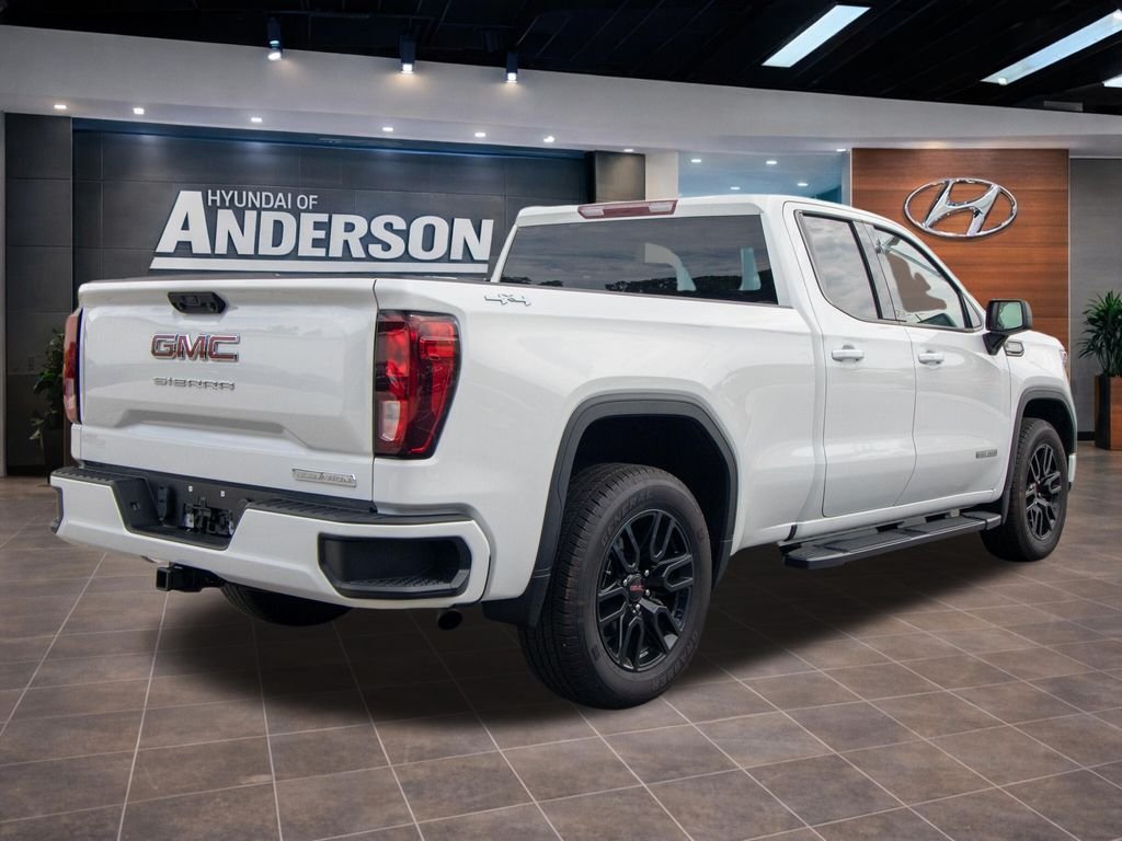 Used 2024 White GMC Elevation image 12