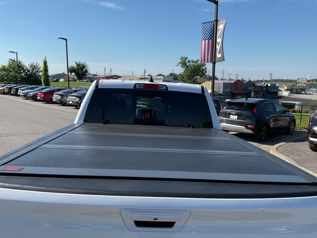 Used 2022 Bright White Clearcoat Ram Big Horn image 9