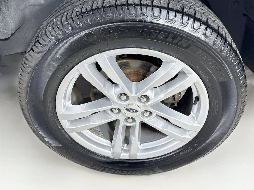 Used 2004 Pueblo Gold Clearcoat Metallic Ford XLS image 36