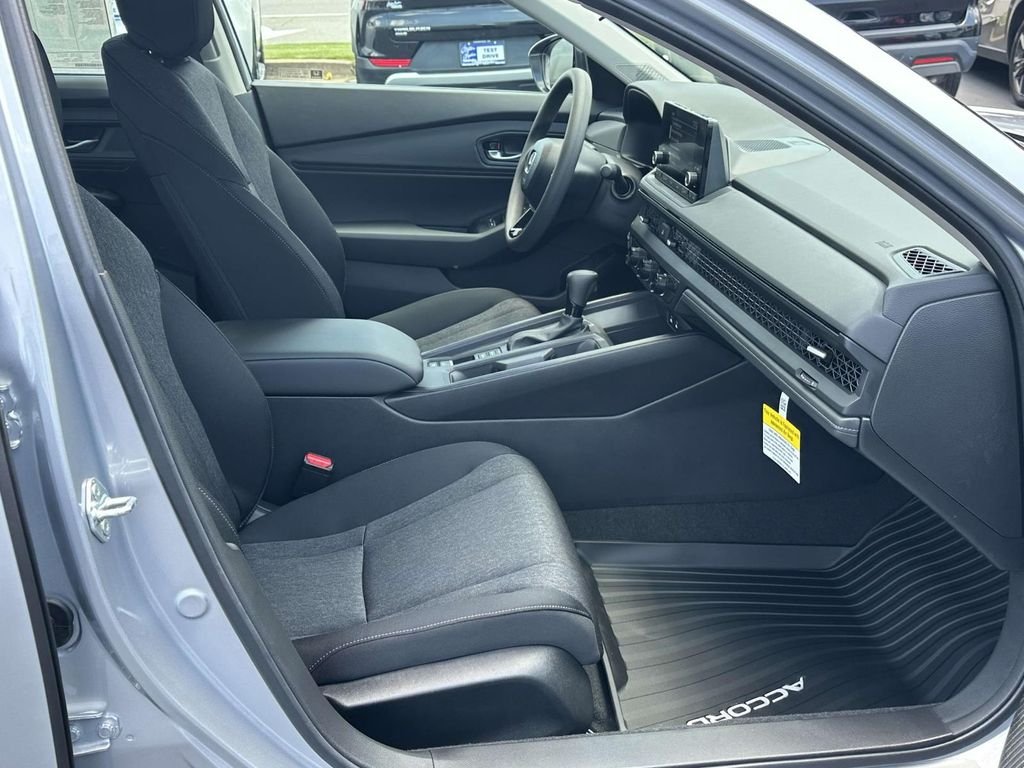 2025 Honda Accord SE - Photo 6
