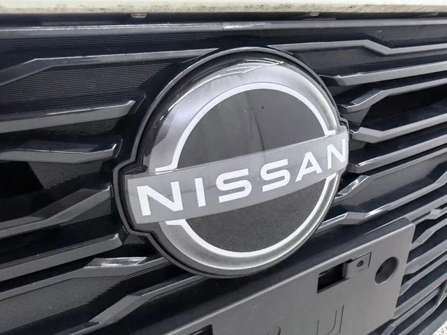 Used 2025 White Nissan 2.5 SV image 9
