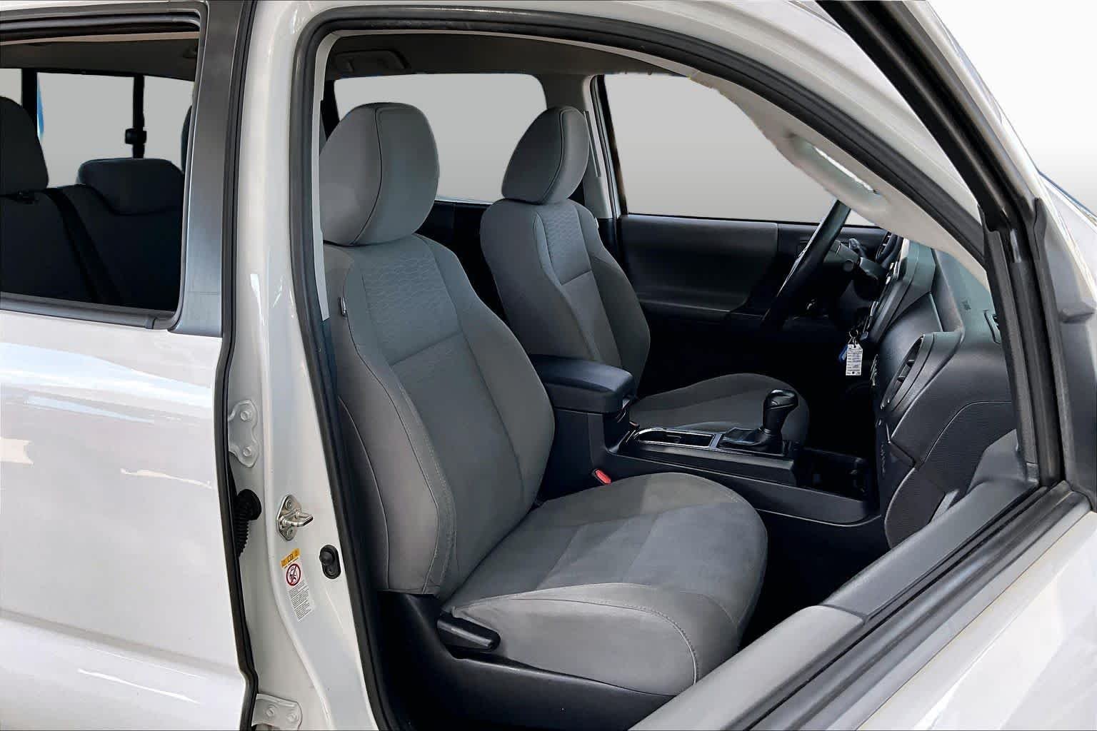 Used 2018 Super White Toyota SR image 8