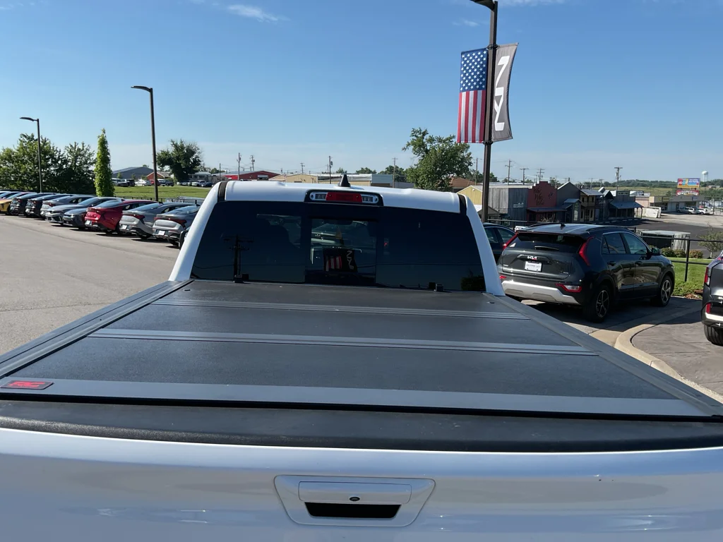 Used 2022 Bright White Clearcoat Ram Big Horn image 9