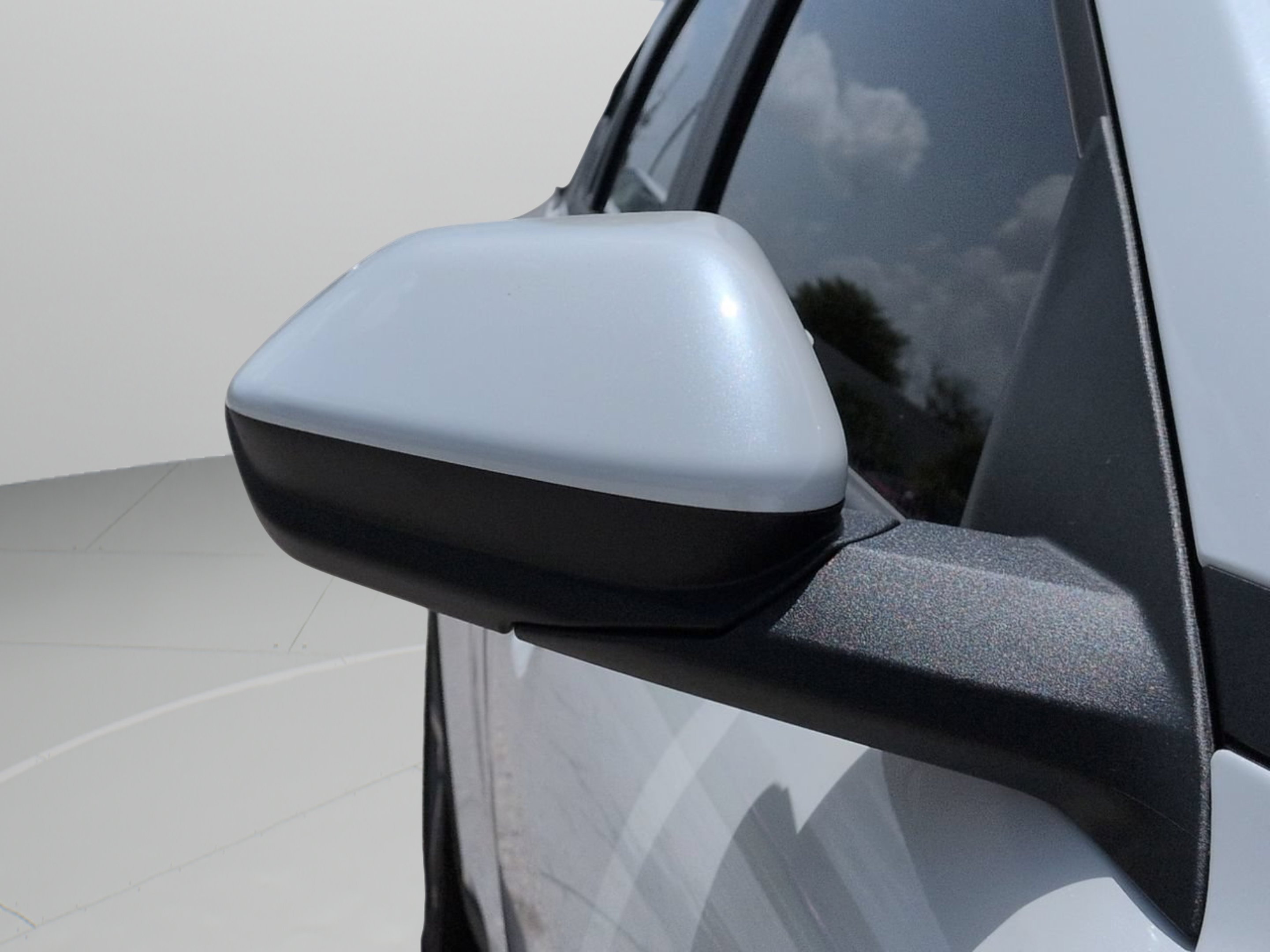 New 2026 Snow White Pearl Kia LXS image 30