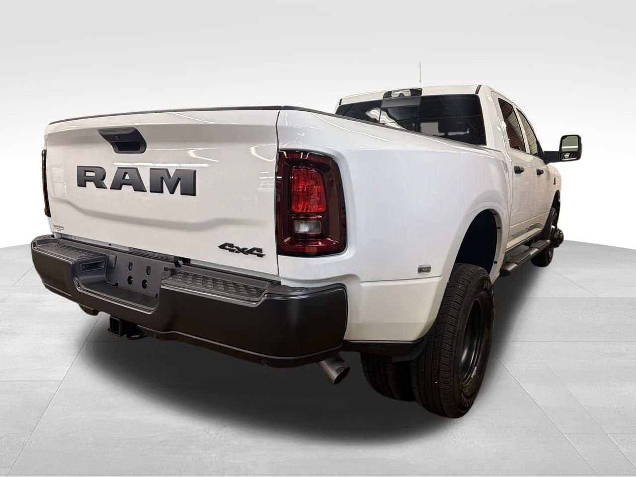 New 2026 Bright White Clear-Coat Exterior Paint RAM Tradesman image 6