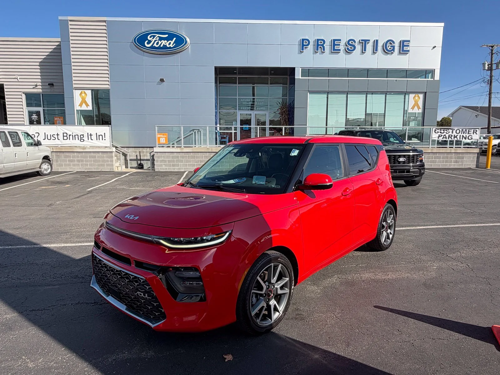 Used 2022 Red Kia Turbo image 1