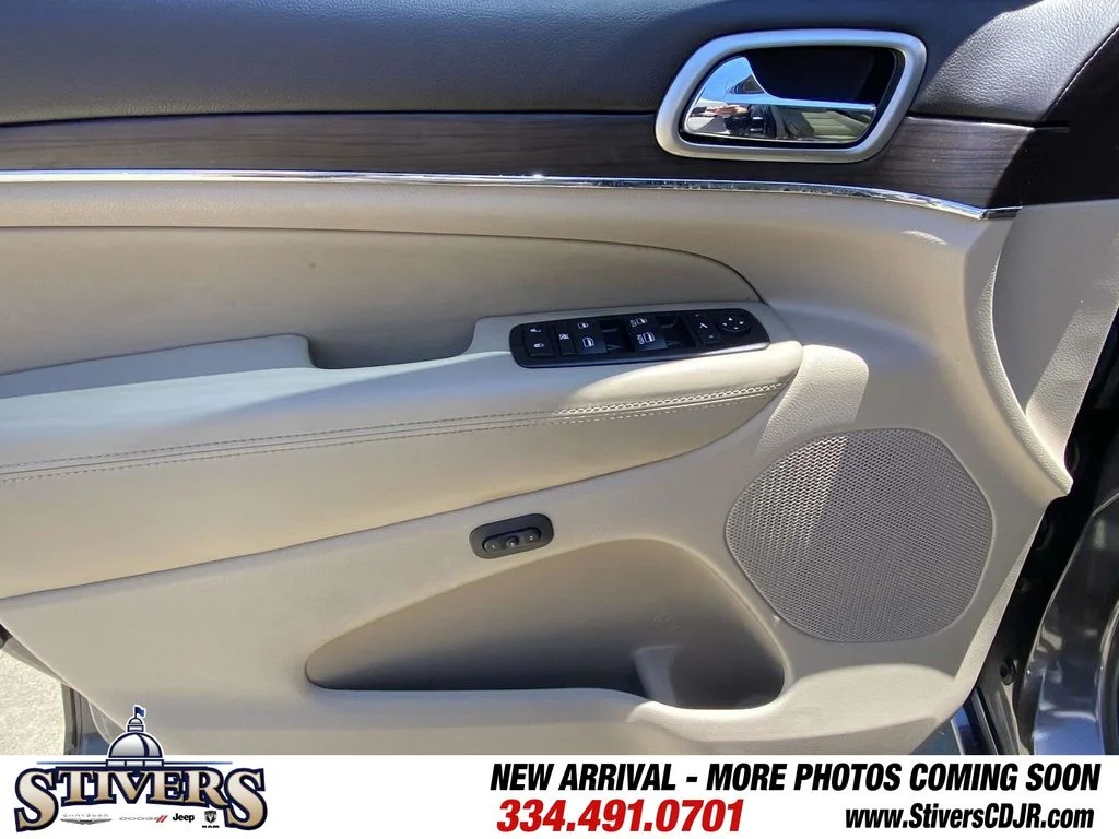 Used 2017 Gray Jeep Overland image 19