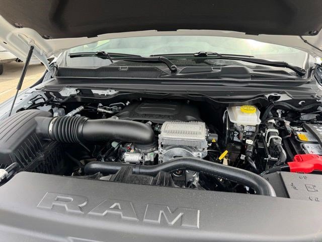 New 2026 Bright White Clear-Coat Exterior Paint RAM Laramie image 40