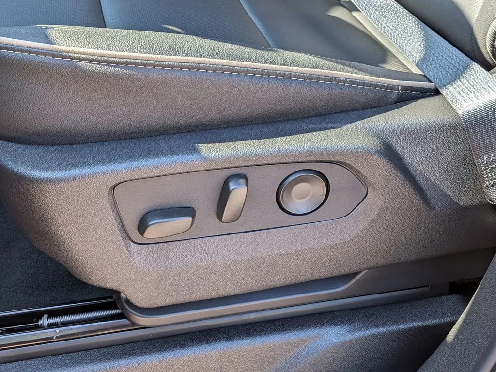 2026 Chevrolet Suburban Premier - Photo 18