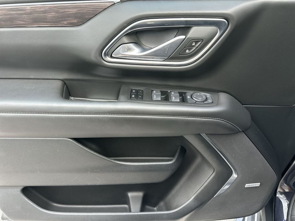 2024 Chevrolet Suburban LT - Photo 23