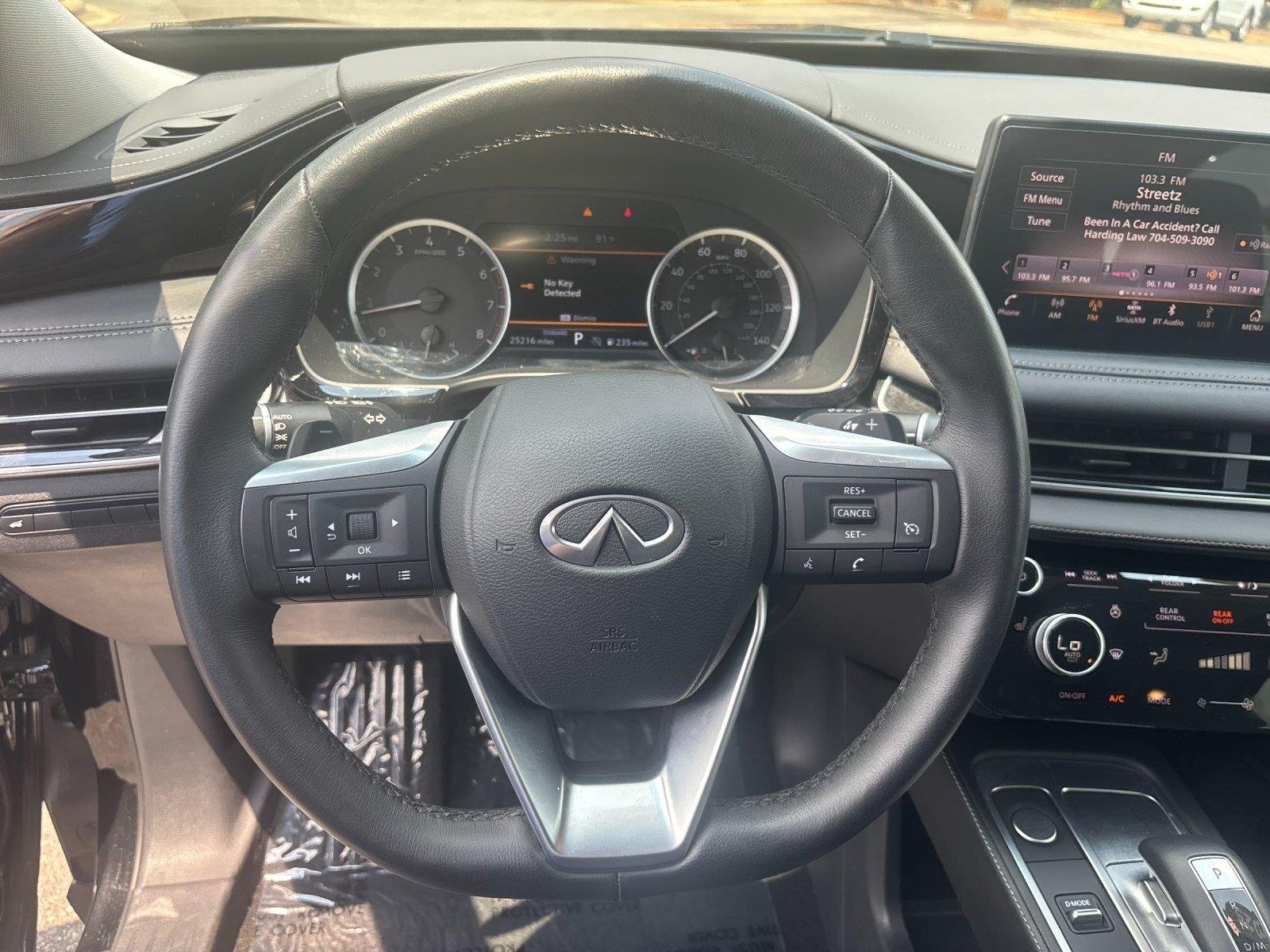 Used 2025 Mineral Black INFINITI PURE image 18