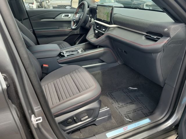 New 2026 Carbonized Gray Metallic Ford ST-Line image 16