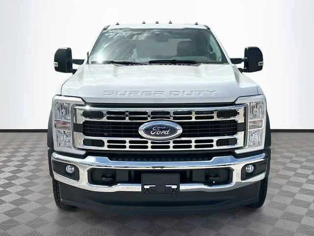 New 2025 Oxford White Ford XL image 2