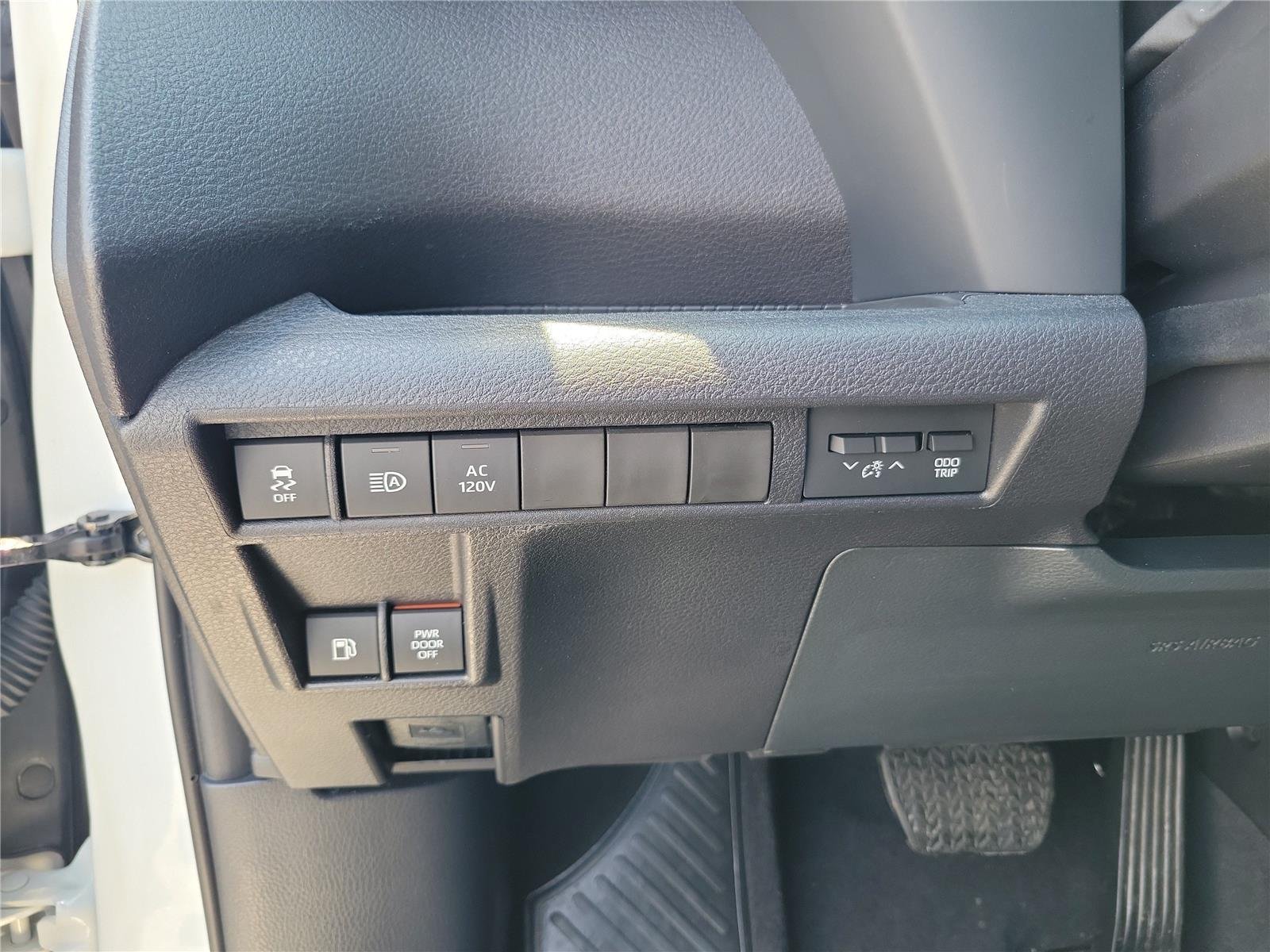 Used 2026 Ice Cap Toyota XSE image 23