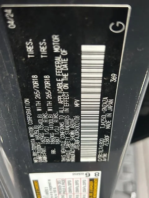 Used 2024  Toyota Base image 31