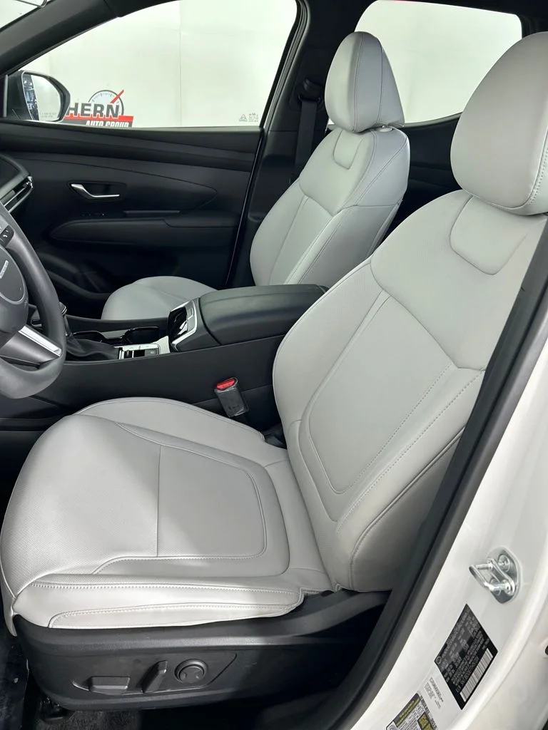 Used 2026 White Hyundai SEL image 13