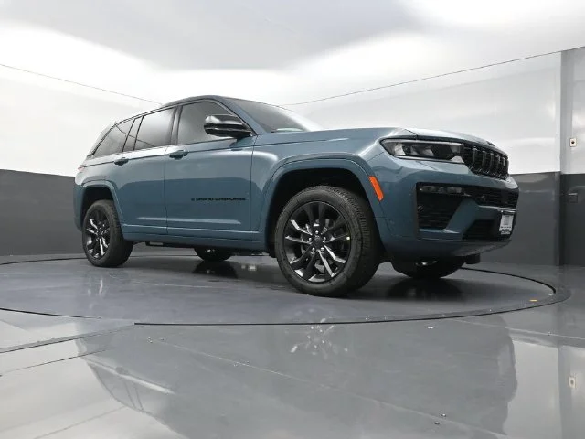 New 2026 Steel Blue Exterior Paint Jeep Limited Reserve image 18
