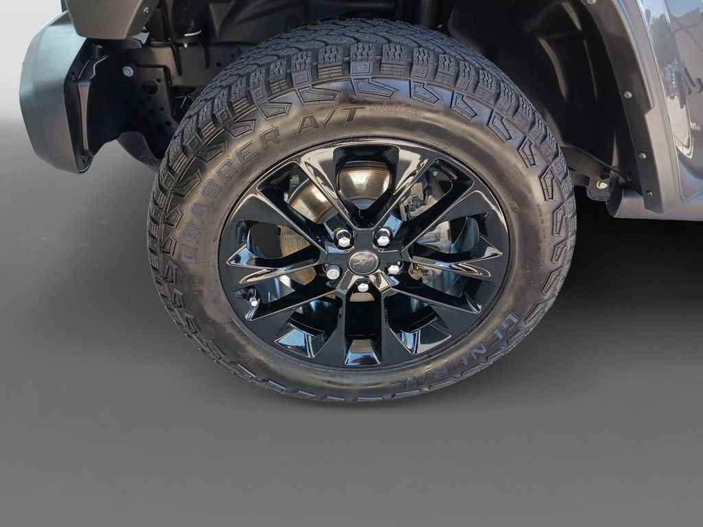 Used 2025 Gray Jeep Nighthawk image 14