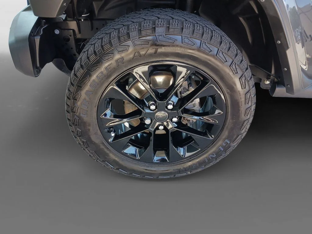 Used 2025 Gray Jeep Nighthawk image 14