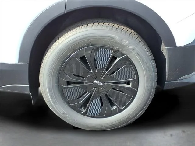 New 2026 Summit White Chevrolet LT image 25