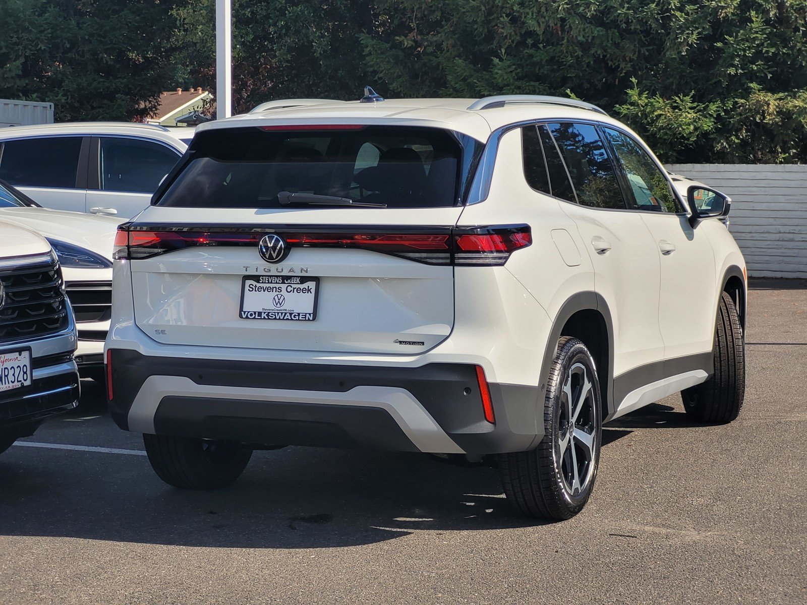 New 2026 White/off-white Volkswagen 2.0T SE image 3