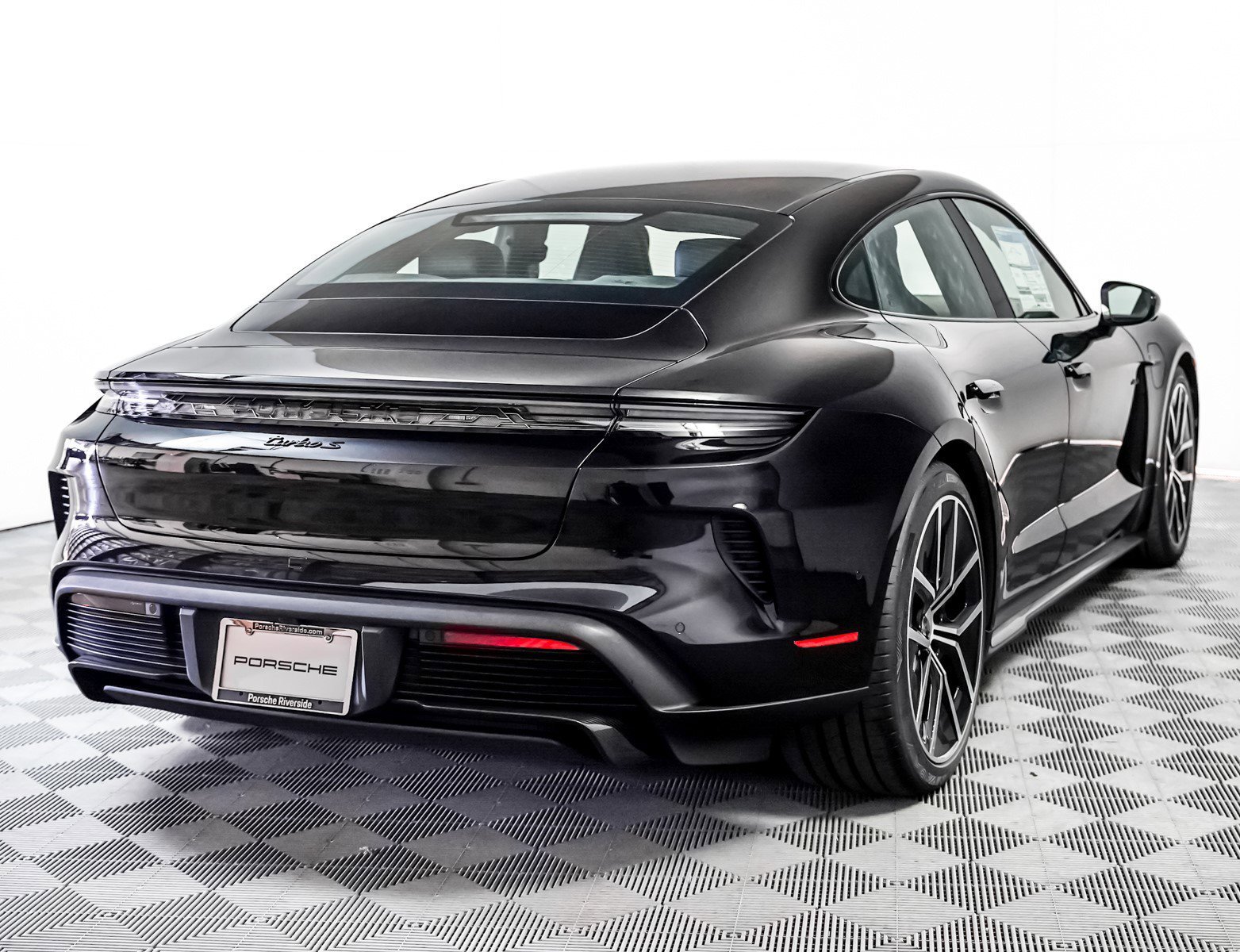 2026 Porsche Taycan Turbo S - Photo 10