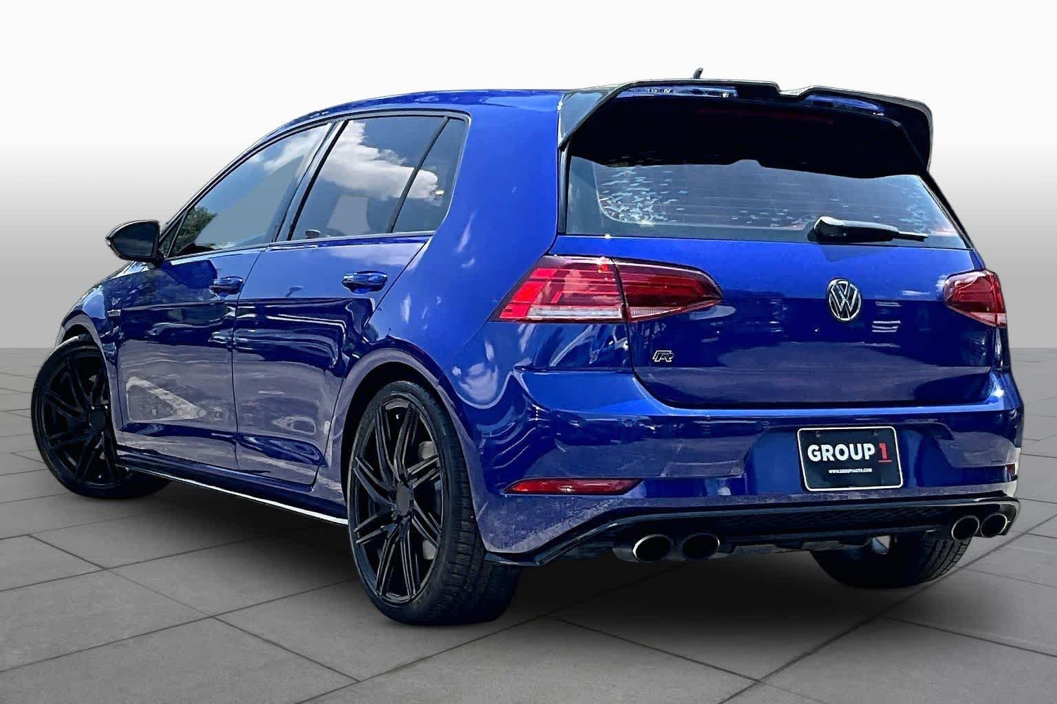 Used 2018 Lapiz Blue Metallic Volkswagen  image 12