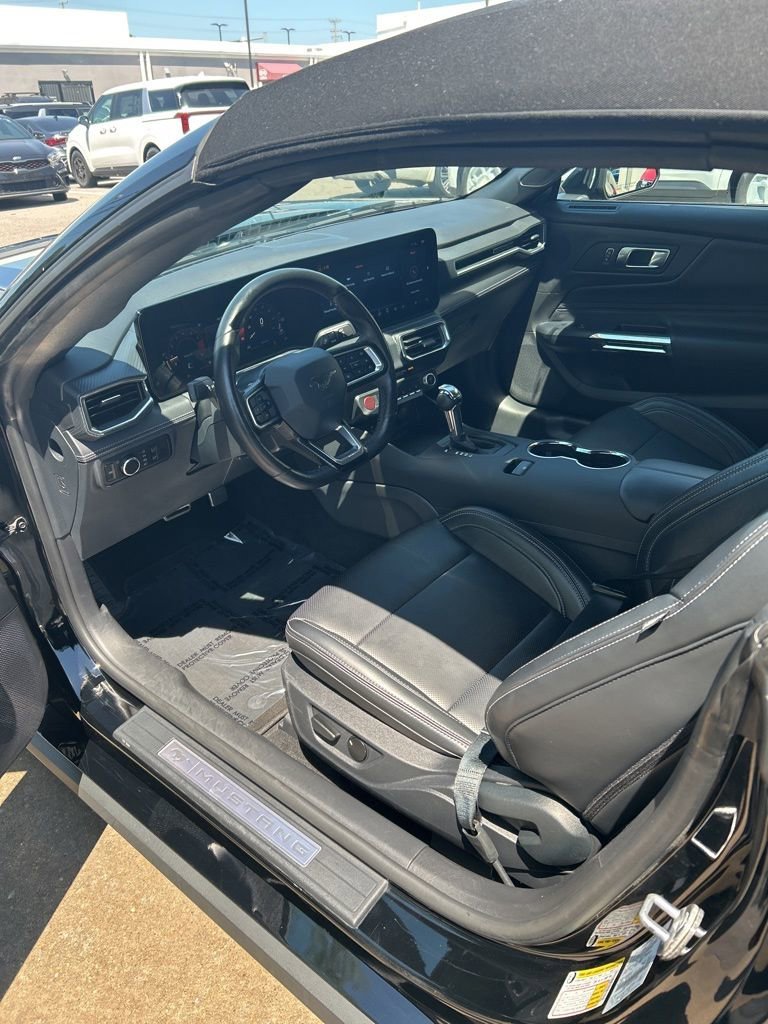Used 2025 Black Ford EcoBoost image 3