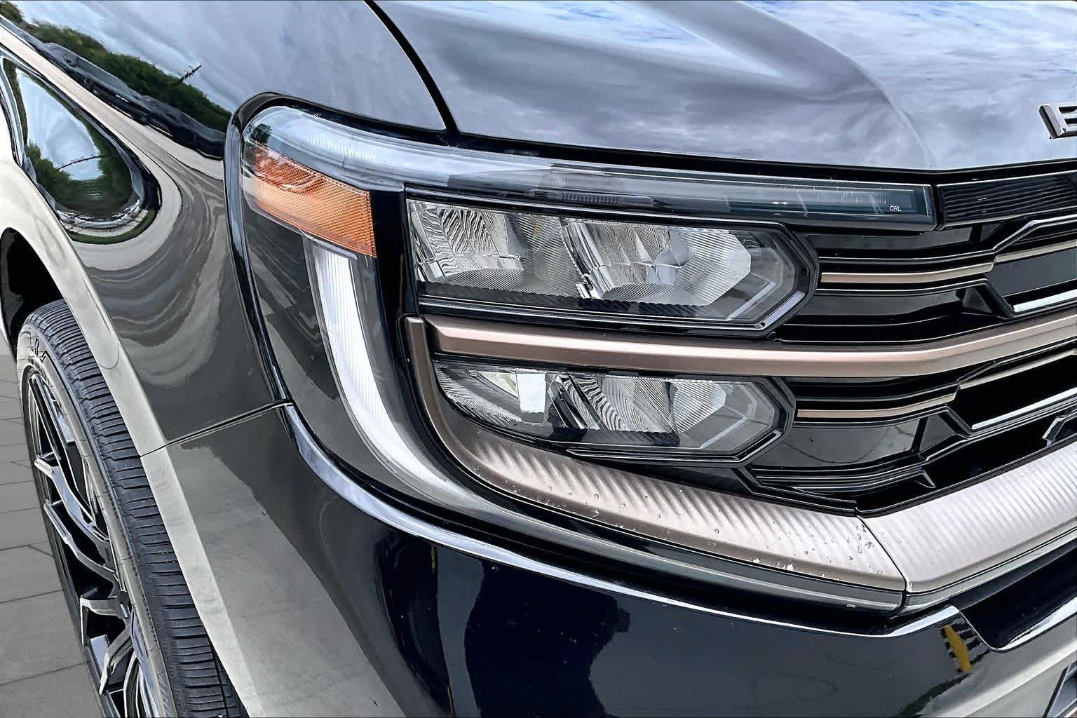Used 2025 Agate Black Metallic Ford King Ranch image 26