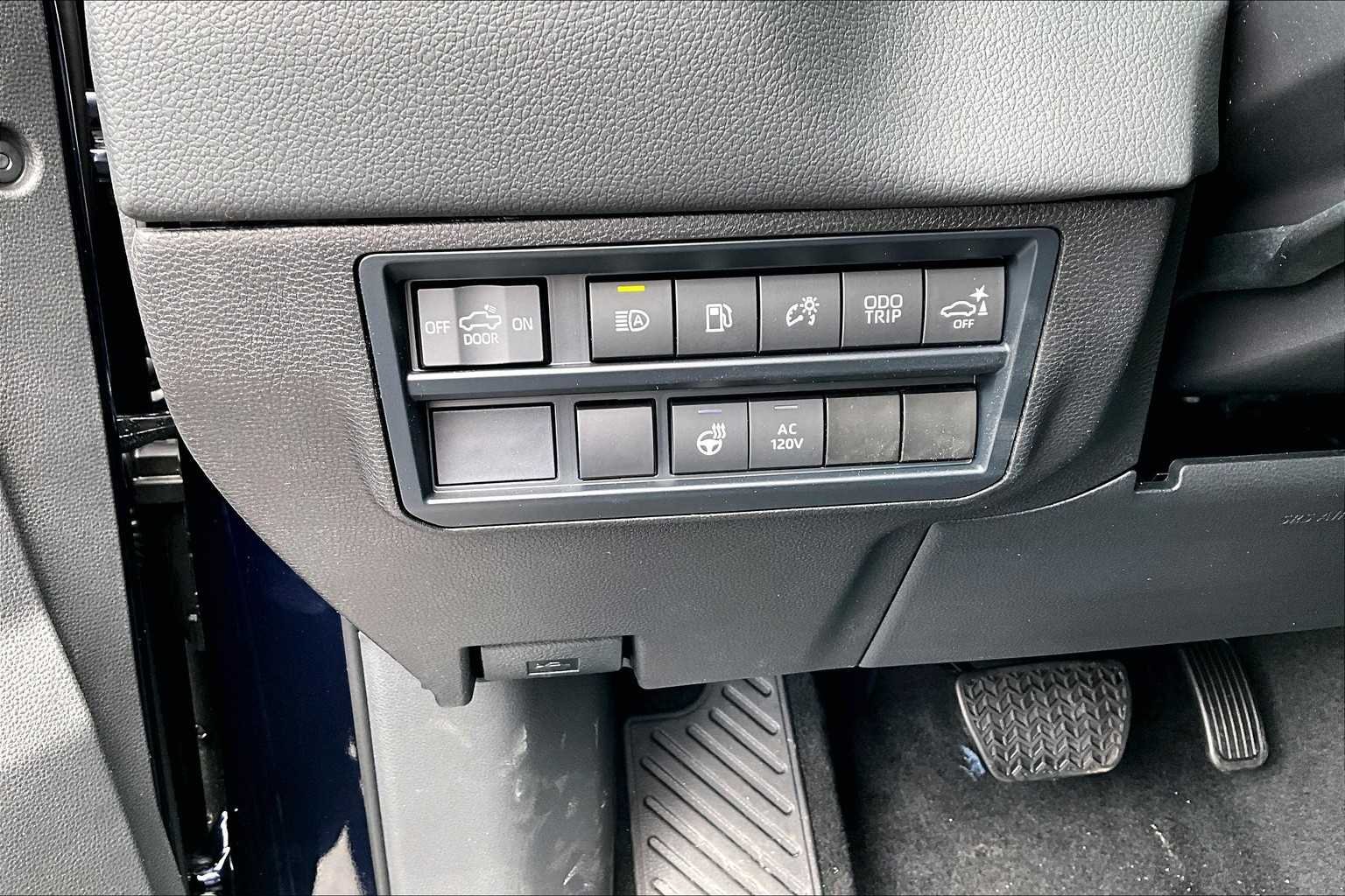 2025 Toyota Tundra Limited - Photo 19