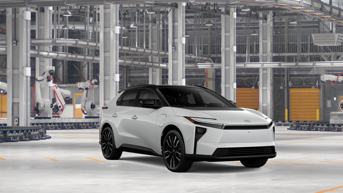 New 2026 Wind Chill Pearl with Midnight Black Metallic roof Toyota Limited image 15
