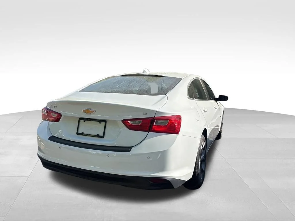 Used 2024 White Chevrolet LT image 10