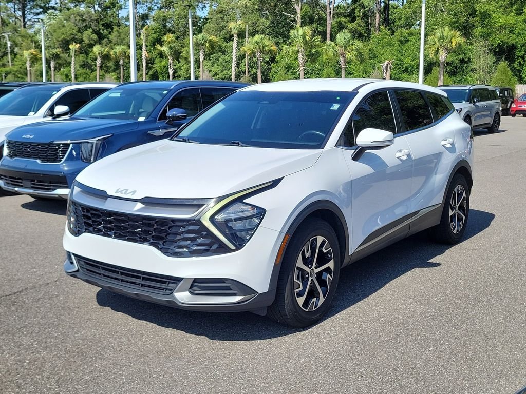 Used 2023 White Kia EX image 3