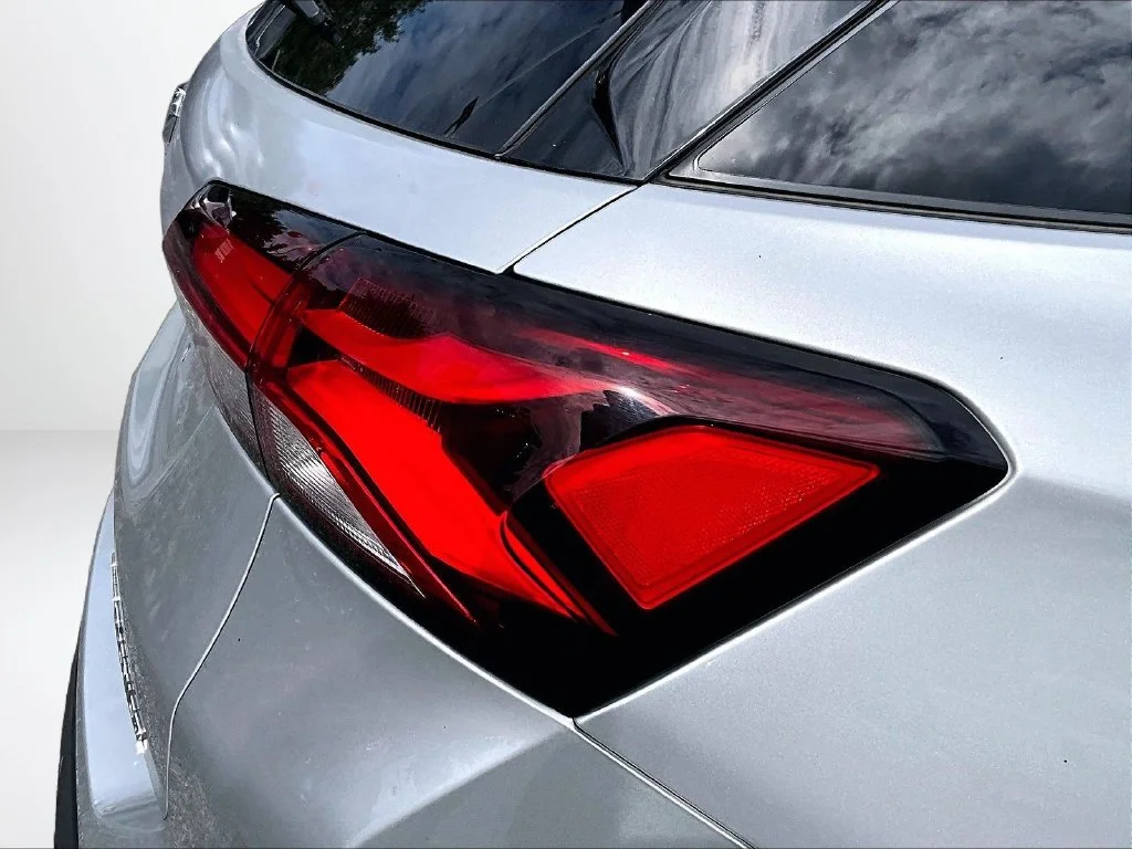 Used 2022 Silver Chevrolet Premier image 31
