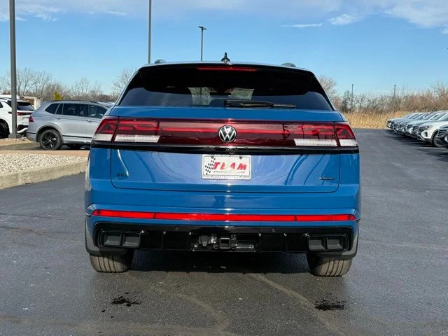 New 2026  Volkswagen 2.0T SEL R-Line Black image 4