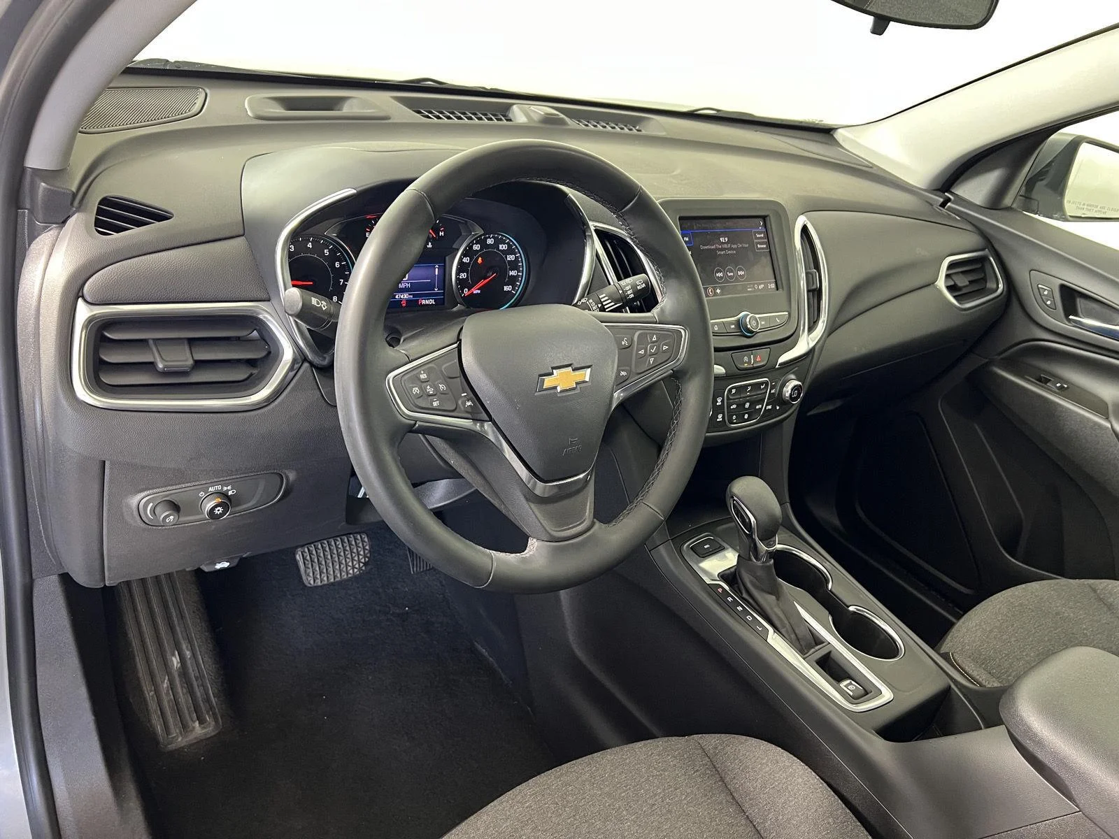Used 2024 Sterling Gray Metallic Chevrolet LT image 5
