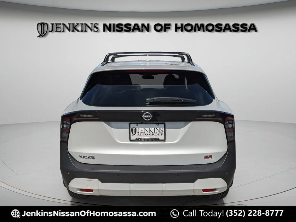 Used 2025 White Nissan SR image 5