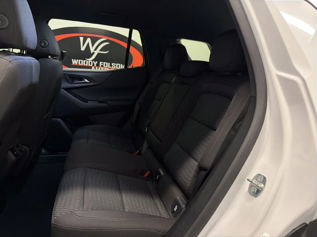 Used 2025 White Chevrolet LT image 12