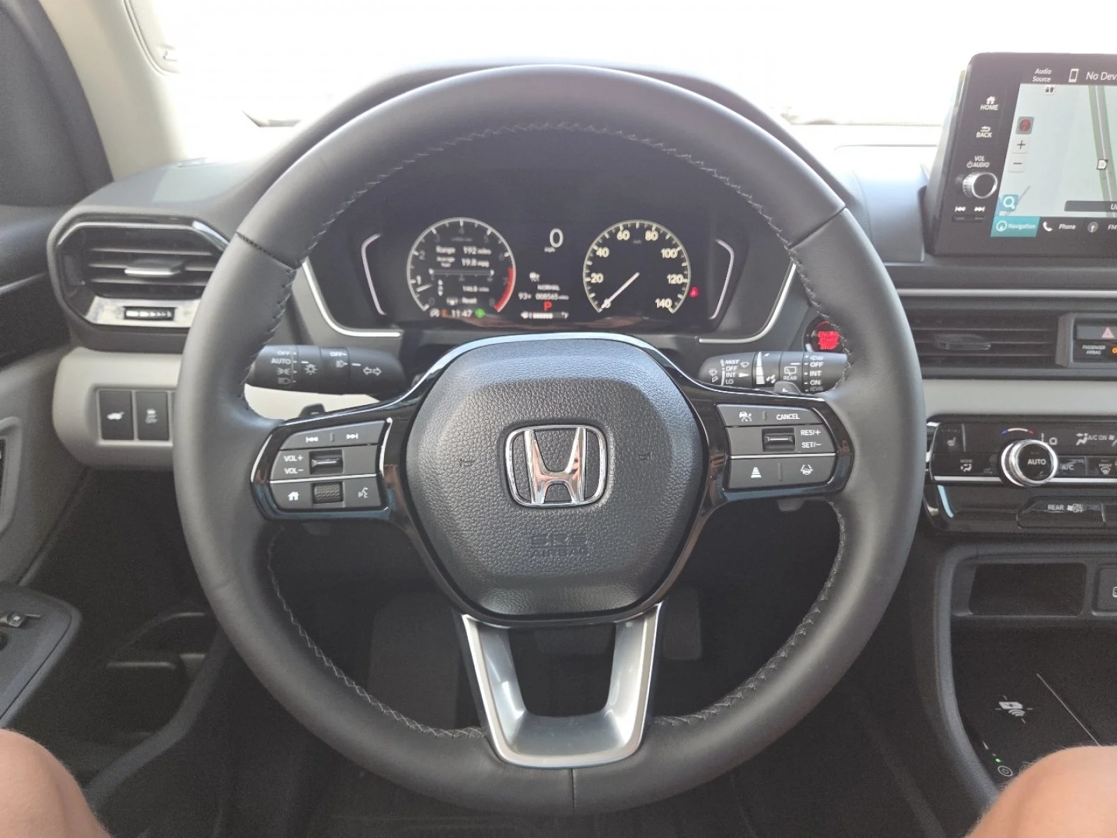 Used 2025 Platinum White Pearl Honda Touring AWD image 29