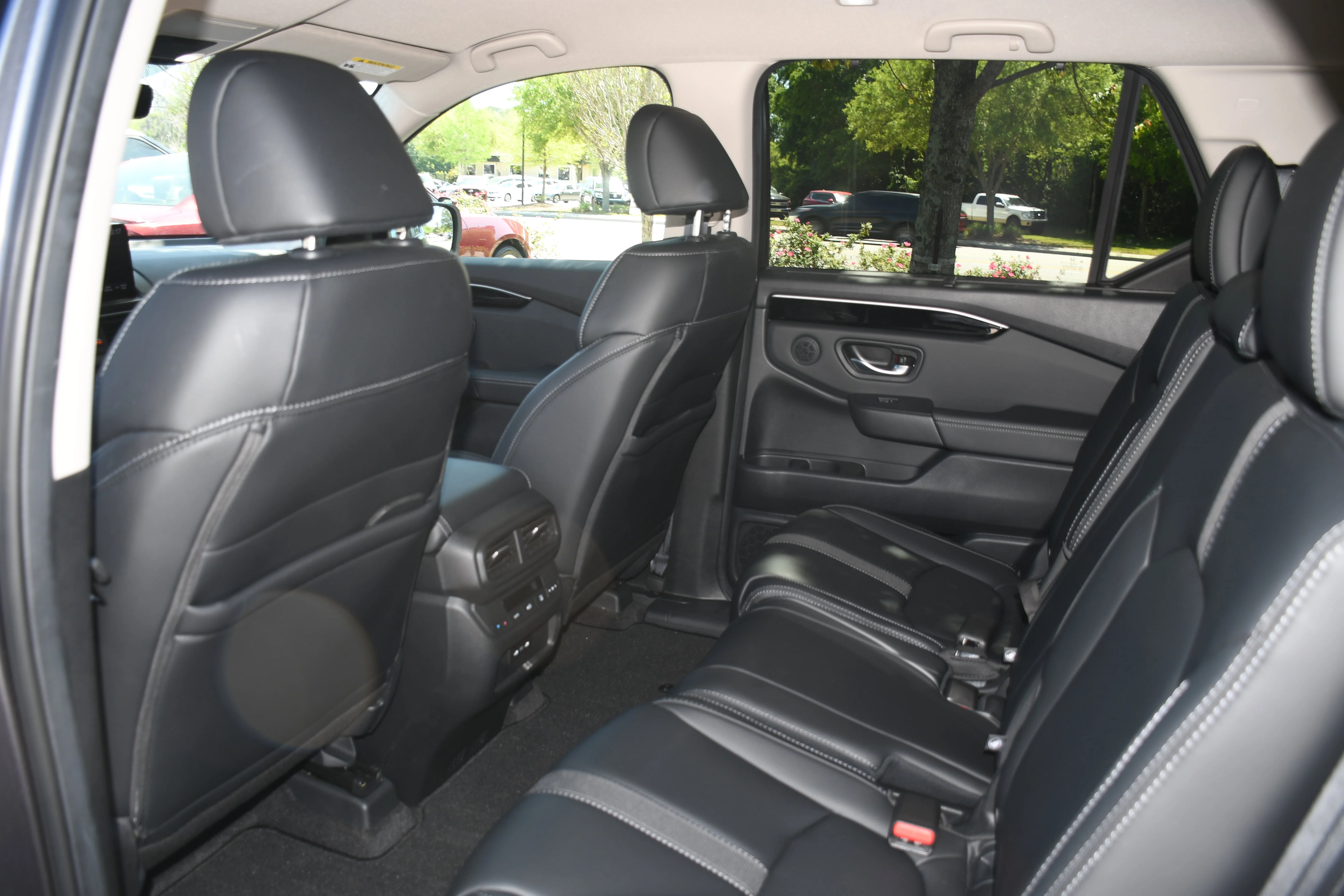 2025 Honda Pilot EX-L - Photo 16